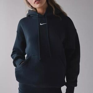NIKE Center Swoosh Hoodie in Black
